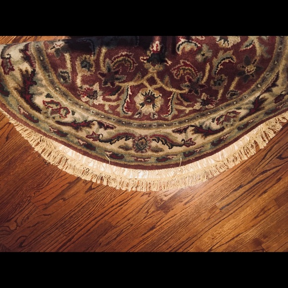 NW HOME DECORATORS ROUND RUG 45” - Picture 6 of 8